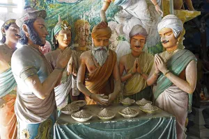 Human-sized statues, scene from the life of Buddha, Sri Pushparama Temple, Balapitiya, Southern Province, Indian Ocean, Ceylon, Sri Lanka, Asia