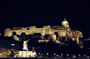 Hungary, Budapest, Buda Castle from across the Danue River in Pest