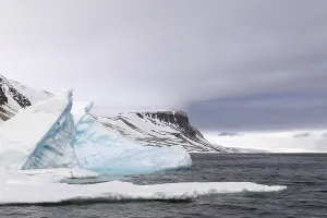 Iceberg, glacier ice, Alkefjellet