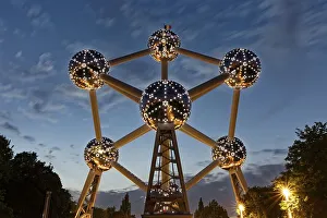 Illuminated Atomium, Blue hour