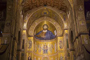Image of Jesus, nave, Santa Maria Nuova Cathedral