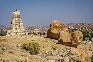 Impressive Virupaksha temple in Hampi