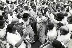 Indira Gandhi surrounded by supporters, India, Asia, 1970s, Asia