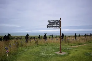 Installation, sign Omaha Beach