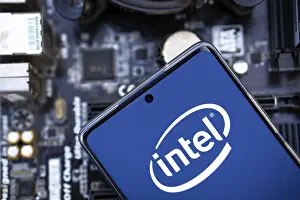 Category Historic EN Prints: Intel logo is displayed on smartphone