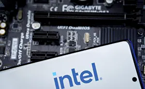Category Historic EN Prints: Intel logo is displayed on smartphone