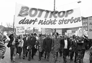 The intention to incorporate the Ruhr district town of Bottrop into Essen was met with protests by numerous residents