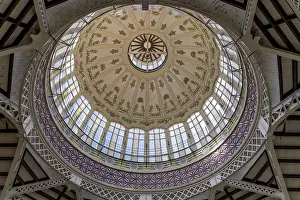 The interior of the Mercat Central market hall (Las Paellas del Mercado Central)