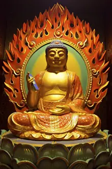 Framed Print : Interior sculpture from of Buddha Tooth Relic Temple located in Singapore's Chinatown Framed Print : Interior sculpture from of Buddha Tooth Relic Temple located in Singapore's Chinatown