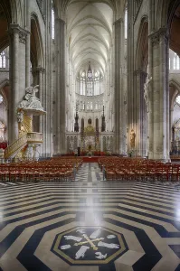Interior view, floor labyrinth