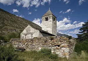 Italy S-Tyrol Laas St Sisinius behind the cemetery wall v SW