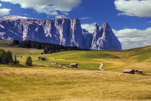 Jagged rocks around the Dolomites