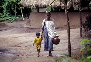 Jenu Kurumba Tribal with daughter at Nagarhole