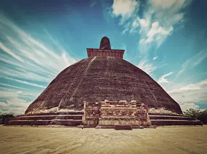 Jetavaranama dagoba (stupa). Anuradhapura