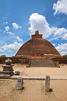 Jetavaranama dagoba stupa Anuradhapura
