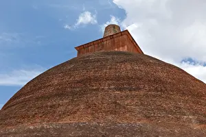 Jetavaranama dagoba (stupa). Anuradhapura