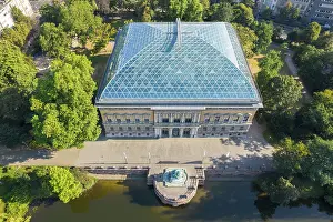 K21, Staendehaus and Kaiserteich Pond in Dusseldorf