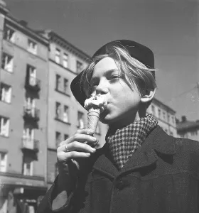 Kaj Hjelm, 1928-1983, Swedish child actor