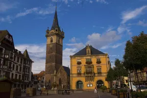 Kappell Tower and Town Hall, Market Square