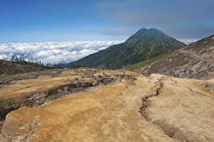 Category Mountain Landscapes Prints: Kawah Ijen volcano ridge, Ijen crater