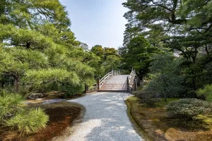 Framed Print : Keyaki Zelkova Bridge in Oikeniwa Garden Framed Print : Keyaki Zelkova Bridge in Oikeniwa Garden