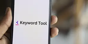 Category Historic EN Prints: keyword tool logo is displayed on smartphone