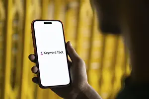 Category Historic EN Prints: keyword tool logo is displayed on smartphone