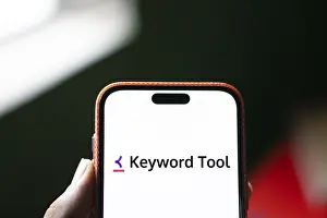 Category Historic EN Prints: keyword tool logo is displayed on smartphone