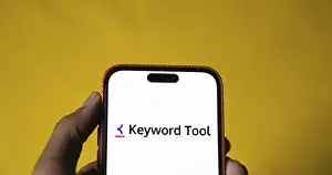 Category Historic EN Prints: keyword tool logo is displayed on smartphone