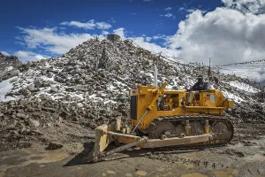 KHARDUNG LA PASS, INDIA, SEPTEMBER 12
