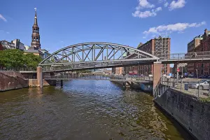 Kibbelsteg Bridge over the Zollkanal and the main church of St Katharinen