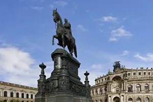King Johann Equestrian statue, Theater Square