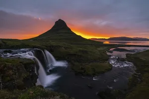 Kirkjufell at sunrise, Grundafjoerdur
