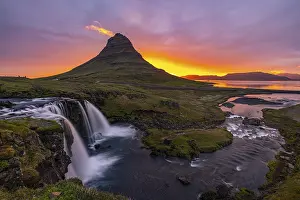 Kirkjufell at sunrise, Grundafjoerdur