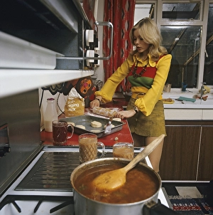 In the kitchen 1970s. Actress, singer Leena Skoog 1951-1998