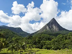 Knuckles mountain range with Lakegala mountain and rocks