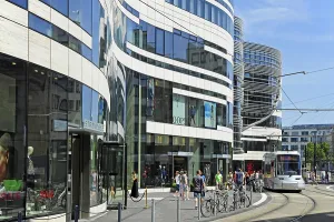 Ko-Bogen, modern architecture in urban renewal project