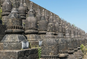 Koe Thaung, Kothaung Pagoda, Mrauk U
