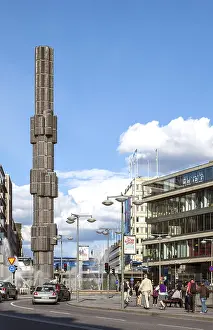 Kristallvertikalaccent, sculpture by artist Edvin Ohrstrom