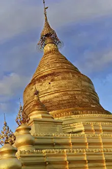 Kuthodaw Pagoda (home of the world's largest book)