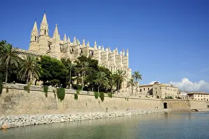La Seu Cathedral at Parc de la Mar