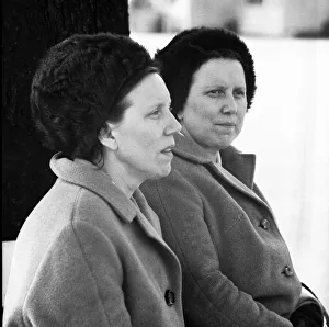 These two ladies, Elisabeth (61) r