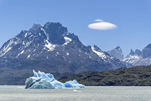 Framed Print : Lago Grey, iceberg, Torres del Paine National Park Framed Print : Lago Grey, iceberg, Torres del Paine National Park
