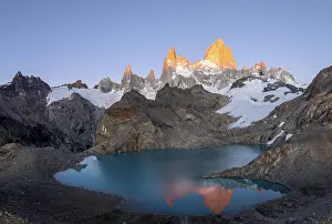 Laguna de los Tres, sunrise, alpine glow