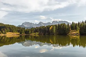 Lake Geroldsee in autumn, Mittenwald