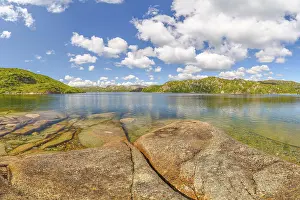 Lake Kvennevatnet, landscape format