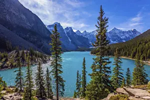 Lake Moraine, most beautiful lakes in the world