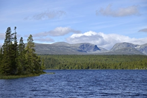 Lake Oever-Roeversjoen, Storadoerren behind