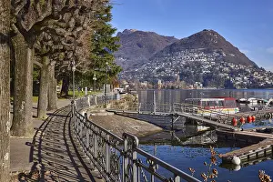 Lakeside promenade, railing with shade
