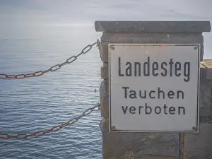 Landing stage, diving prohibited